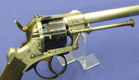 Voy a colocar unas fotos de un arma larga alemana de llave de mecha del siglo XVI. 162