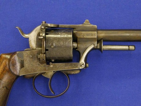 Voy a colocar unas fotos de un arma larga alemana de llave de mecha del siglo XVI. 11