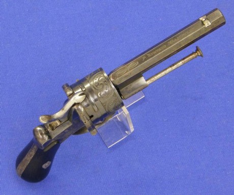 Voy a colocar unas fotos de un arma larga alemana de llave de mecha del siglo XVI. 32