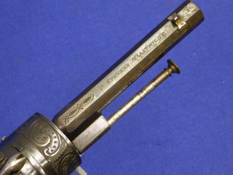 Voy a colocar unas fotos de un arma larga alemana de llave de mecha del siglo XVI. 41