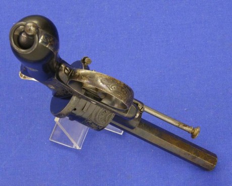 Voy a colocar unas fotos de un arma larga alemana de llave de mecha del siglo XVI. 40