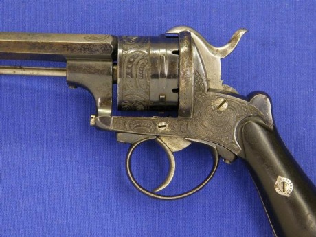 Voy a colocar unas fotos de un arma larga alemana de llave de mecha del siglo XVI. 51