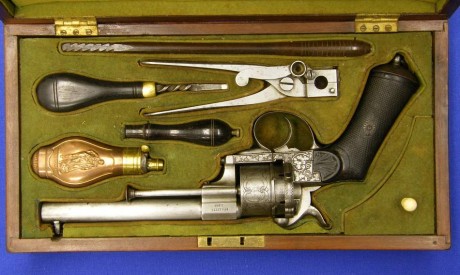 Voy a colocar unas fotos de un arma larga alemana de llave de mecha del siglo XVI. 62