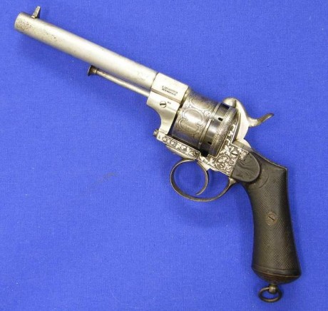 Voy a colocar unas fotos de un arma larga alemana de llave de mecha del siglo XVI. 71