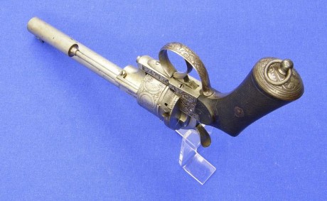 Voy a colocar unas fotos de un arma larga alemana de llave de mecha del siglo XVI. 80
