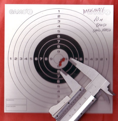 Los que hayais seguido mis mensajes sabréis que poseo una Gamo CFX equipada con un visor de línea económica 110