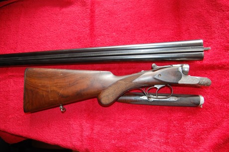 Hola a todos estoy intentando identificar la marca de este arma y me es imposible "HERM FRANCK " 01