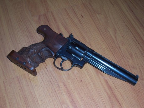 Hola,he abierto este hilo para que todos aquellos que tengais armas Españolas,podais lucirlas aqui con 01