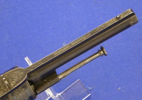 Voy a colocar unas fotos de un arma larga alemana de llave de mecha del siglo XVI. 132