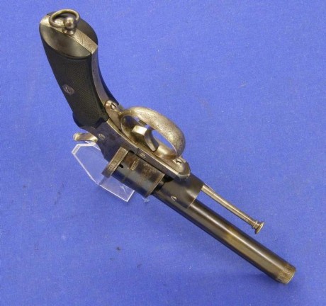 Voy a colocar unas fotos de un arma larga alemana de llave de mecha del siglo XVI. 130