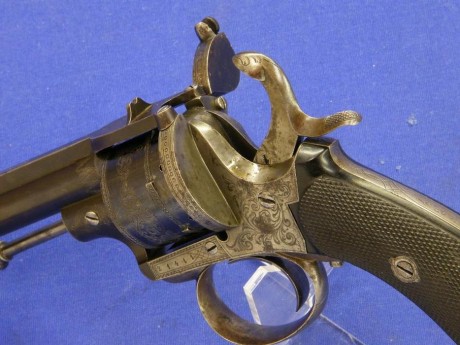 Voy a colocar unas fotos de un arma larga alemana de llave de mecha del siglo XVI. 140