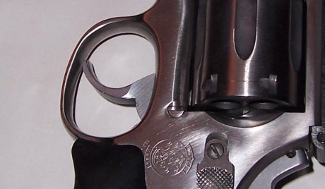 Por favor, ¿ quien me podría ayudar con un problema de mi revolver ?
Tengo un S & W modelo 686 de 80