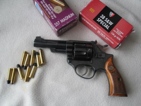 Hola,he abierto este hilo para que todos aquellos que tengais armas Españolas,podais lucirlas aqui con 31