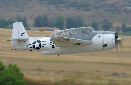 Pues eso, en este hilo pretendo deleitaros como amantes de los aviones de combate que sois muchos, con 52