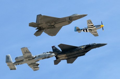 Pues eso, en este hilo pretendo deleitaros como amantes de los aviones de combate que sois muchos, con 102