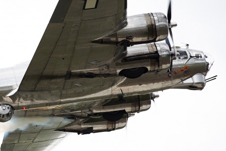 Pues eso, en este hilo pretendo deleitaros como amantes de los aviones de combate que sois muchos, con 70