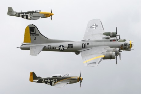 Pues eso, en este hilo pretendo deleitaros como amantes de los aviones de combate que sois muchos, con 92