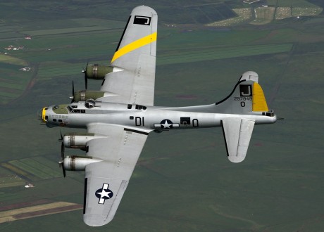 Pues eso, en este hilo pretendo deleitaros como amantes de los aviones de combate que sois muchos, con 91