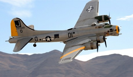 Pues eso, en este hilo pretendo deleitaros como amantes de los aviones de combate que sois muchos, con 90