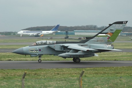 Pues eso, en este hilo pretendo deleitaros como amantes de los aviones de combate que sois muchos, con 172