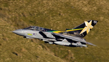 Pues eso, en este hilo pretendo deleitaros como amantes de los aviones de combate que sois muchos, con 170