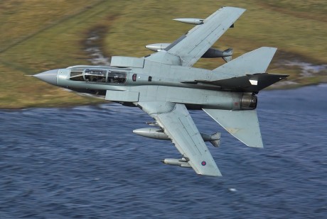 Pues eso, en este hilo pretendo deleitaros como amantes de los aviones de combate que sois muchos, con 02