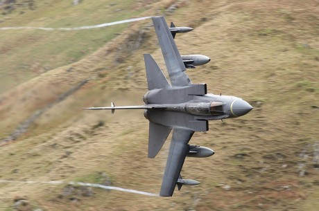 Pues eso, en este hilo pretendo deleitaros como amantes de los aviones de combate que sois muchos, con 01