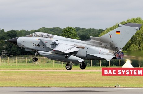 Pues eso, en este hilo pretendo deleitaros como amantes de los aviones de combate que sois muchos, con 11
