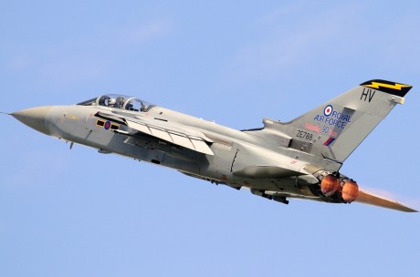 Pues eso, en este hilo pretendo deleitaros como amantes de los aviones de combate que sois muchos, con 30