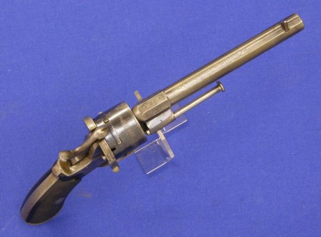 Voy a colocar unas fotos de un arma larga alemana de llave de mecha del siglo XVI. 22