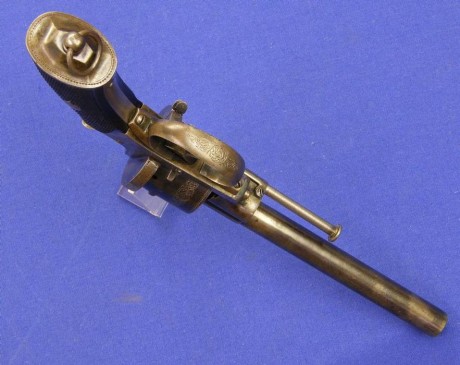 Voy a colocar unas fotos de un arma larga alemana de llave de mecha del siglo XVI. 30