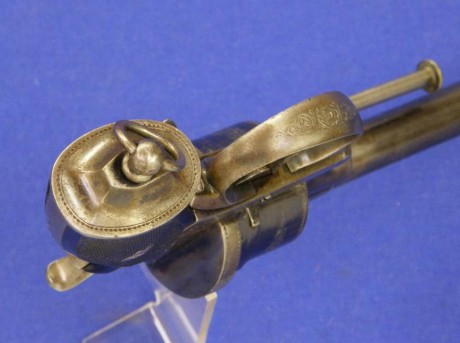 Voy a colocar unas fotos de un arma larga alemana de llave de mecha del siglo XVI. 42