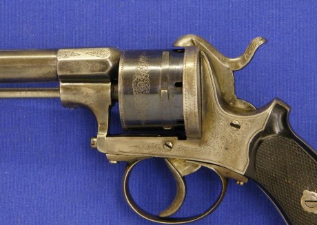 Voy a colocar unas fotos de un arma larga alemana de llave de mecha del siglo XVI. 41