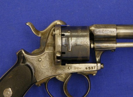 Voy a colocar unas fotos de un arma larga alemana de llave de mecha del siglo XVI. 40