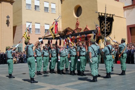Desde que era un crio.
 Ni soy creyente ni militarista.
 Pero esto lo he mamao desde que me parió mi madre.
 40
