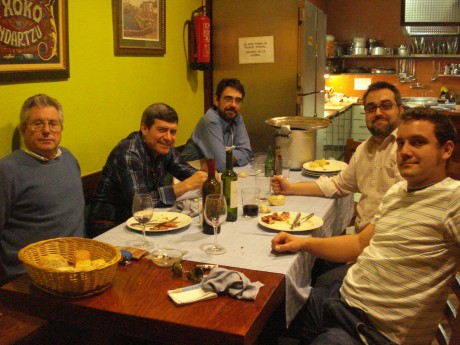 Queridos amigos: ante las expectación :8 causada por el desayuno que me he pegado esta mañana, el cual 71