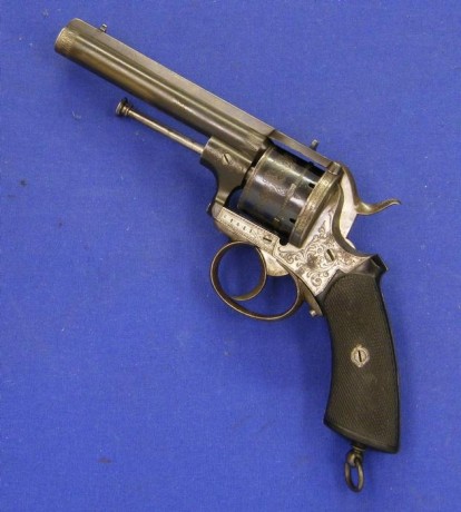 Voy a colocar unas fotos de un arma larga alemana de llave de mecha del siglo XVI. 51
