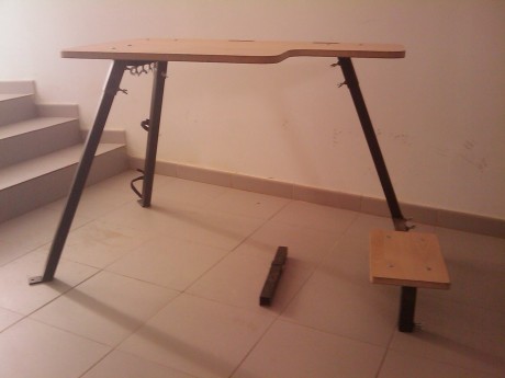 Mesa de tiro para poner a punto el arma y la mira telescopica.Perfecta para las tiradas de BR.Maxima rijidez, 122