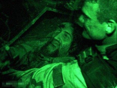 Hola, pues eso, que por fín se ha hecho justicia: Bin Laden está muerto.
Saludos 170