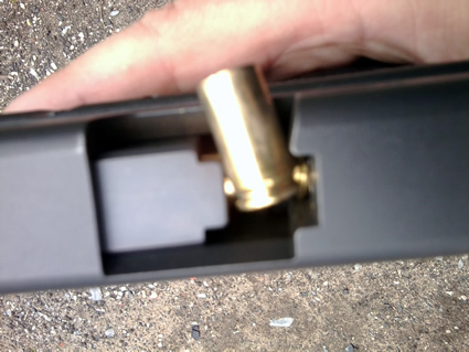 Buenos días,

Según se lee por los foros yankees la Glock 17 4gen tiene varios problemas. Interrupciones 41