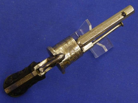 Voy a colocar unas fotos de un arma larga alemana de llave de mecha del siglo XVI. 90