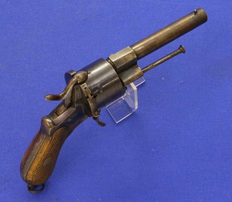 Voy a colocar unas fotos de un arma larga alemana de llave de mecha del siglo XVI. 102